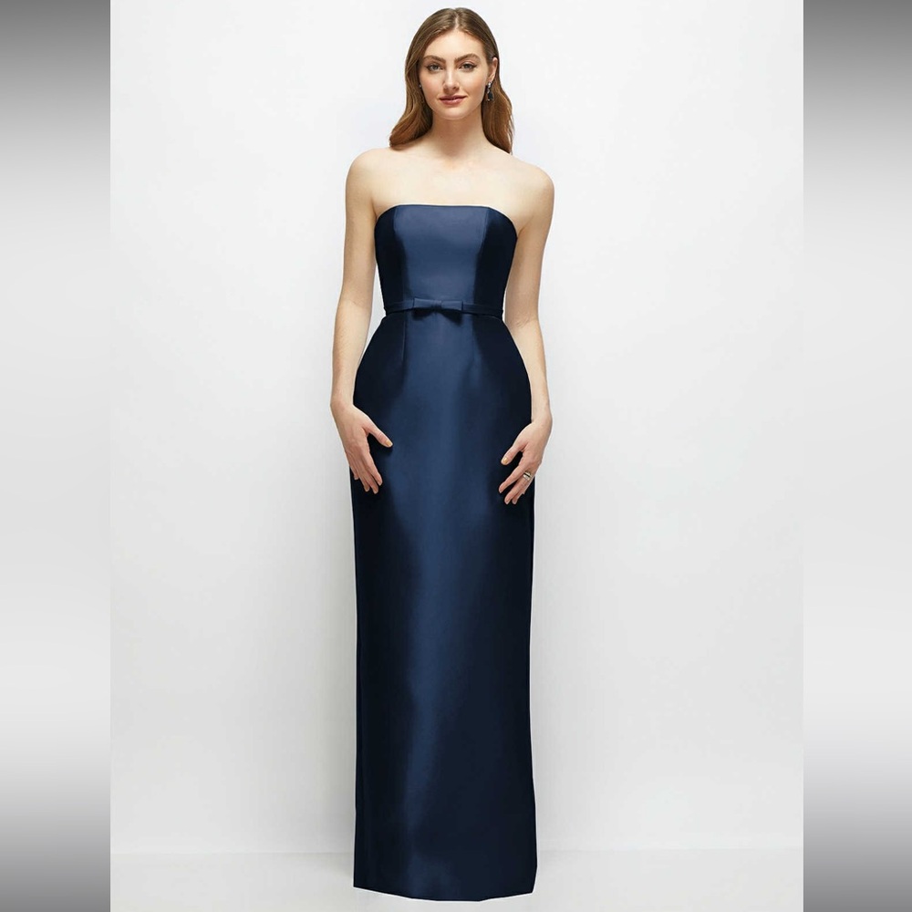 Elegant Navy Blue Evening Gown